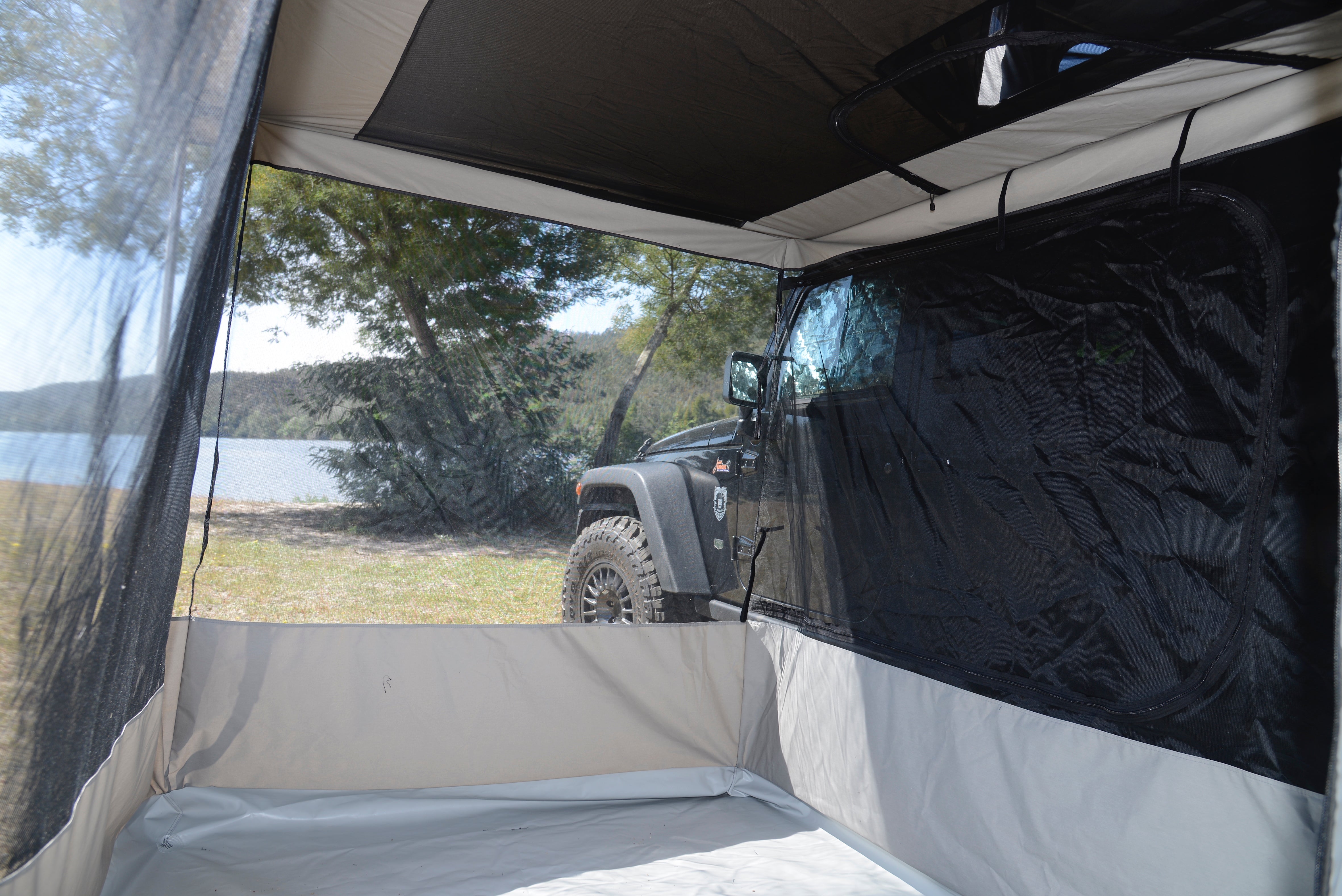 James Baroud Falcon 270° Awning Room